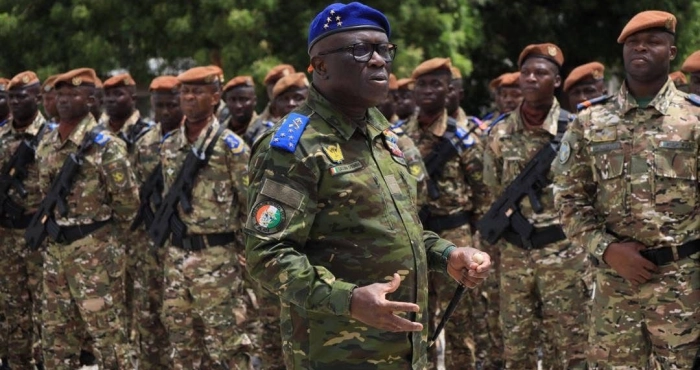 defense-et-securite-le-general-lassina-doumbia-en-tournee-dans-les-casernes