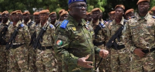defense-et-securite-le-general-lassina-doumbia-en-tournee-dans-les-casernes