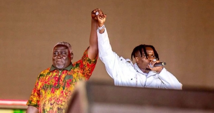 sa-carriere-ses-reves-clashs-entre-didi-b-et-himra-bomou-bassa-artiste-et-pere-de-didi-b-fait-le-grand-deballage