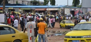 greve-des-woro-woro-hier-a-cocody-des-usagers-pris-en-otage