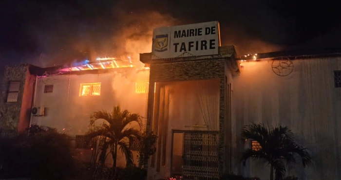 tafire-la-mairie-ravagee-par-les-flammes-dun-incendie
