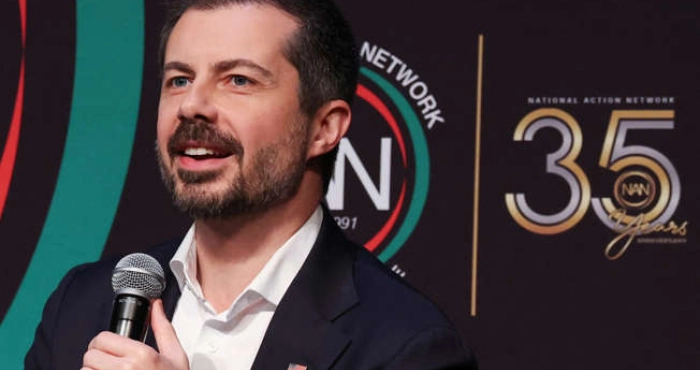 etats-unis-presidentielles-un-candidat-democrate-inattendu-prend-la-tete-des-sondages