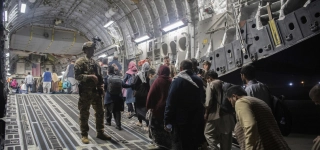 rdc-washington-pousse-kinshasa-a-accueillir-1-100-afghans-evacues-lors-du-retrait-americain