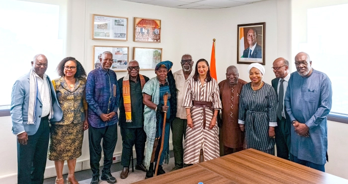 francoise-remarck-lance-le-conseil-consultatif-des-arrs-et-de-la-culture-avec-les-icones-du-secteur