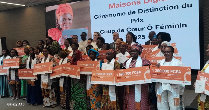 27-femmes-recoivent-leur-prix-du-projet-coup-de-coeur-o-feminin