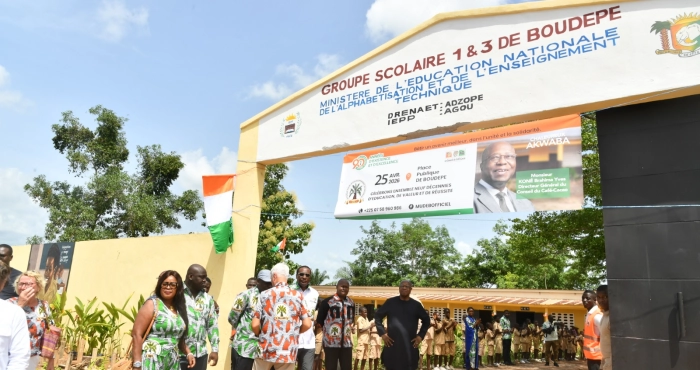 cantine-classes-logements-le-conseil-cafe-cacao-renforce-lecole-primaire-de-boudepe