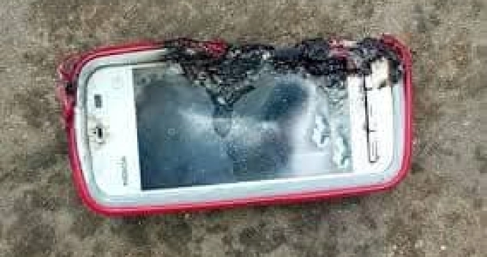 alors-quelle-etendait-ses-vetements-sur-une-corde-une-jeune-fille-meurt-electrocutee