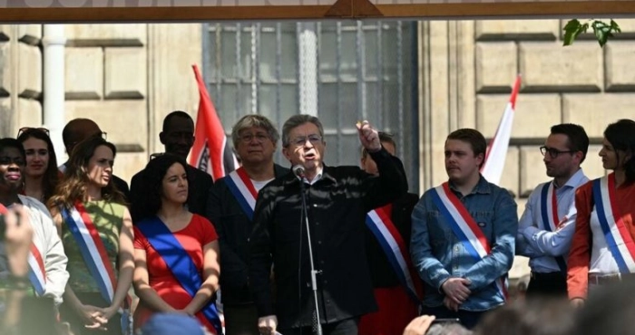 presidentielle-francaise-2027-jean-luc-melenchon-annonce-sa-candidature