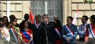 presidentielle-francaise-2027-jean-luc-melenchon-annonce-sa-candidature