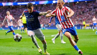 ligue-des-champions-arsenal-bat-latletico-et-file-en-finale-20-ans-apres