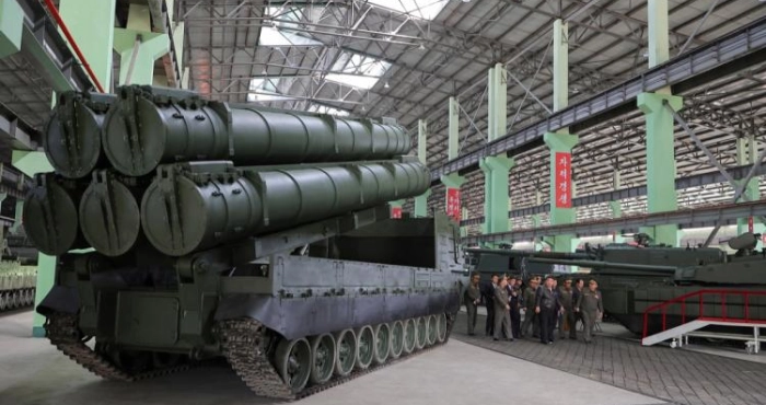 coree-du-nord-kim-jong-un-devoile-un-nouvel-obusier-capable-de-frapper-ses-voisins