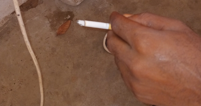 reportage-la-cigarette-ce-moyen-de-reconfort-qui-detruit-la-jeunesse