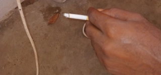 reportage-la-cigarette-ce-moyen-de-reconfort-qui-detruit-la-jeunesse