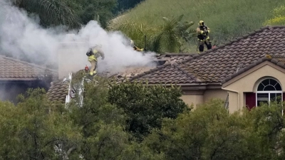 etats-unis-deux-morts-apres-le-crash-dun-petit-avion-sur-une-maison