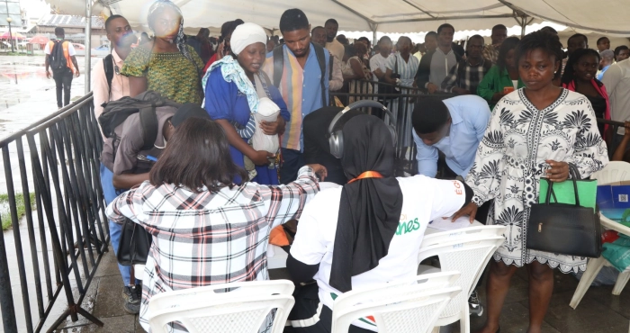 au-coeur-de-la-foire-de-lemploi-et-du-recrutement-ces-jeunes-qui-croient-en-leurs-chances