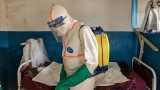 ebola-en-rdc-une-crise-regionale-sous-haute-surveillance-loms-envoie-du-materiel-durgence