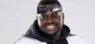 grosse-bataille-autour-de-la-depouille-dabome-lelephant-comment-les-obseques-du-chanteur-divisent