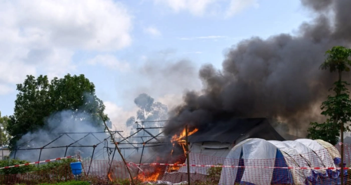 rdc-un-centre-ebola-saccage-et-incendie-apres-la-mort-dun-enfant-des-malades-en-fuite