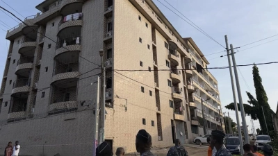 cocody-saint-viateur-un-immeuble-evacue-pour-degradation