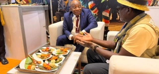 en-chine-pour-le-salon-itb-shanghai-siandou-fofana-vend-la-destination-touristique-cote-divoire