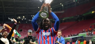 vainqueur-de-la-conference-league-evann-guessand-recoit-les-felicitations-de-la-fif