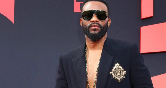 le-maire-et-des-elus-annonces-a-une-rencontre-de-fally-ipupa-avec-ses-fans-a-saint-denis-le-chanteur-congolais-annule-sa-venue