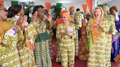 aboisso-la-celebration-de-la-fete-des-meres-reunit-les-trois-premieres-dames-du-pays
