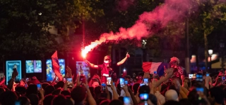 nuit-de-liesse-en-france-plus-de-400-personnes-arretees-apres-la-victoire-du-psg-en-ligue-des-champions