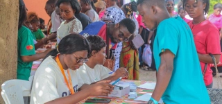 foire-nationale-de-lemploi-dans-les-regions-les-jeunes-se-ruent-vers-les-opportunites