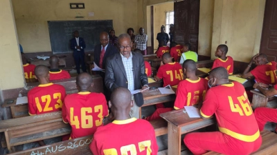 congo-baccalaureat-general-17-prisonniers-dont-une-fille-affrontent-les-epreuves-du-bac