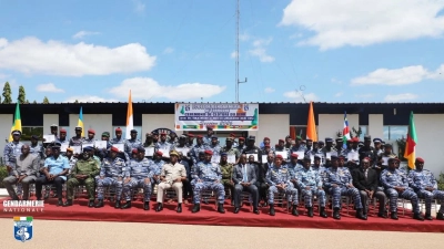 formation-34-officiers-stagiaires-du-8eme-ccug-recoivent-leurs-parchemins