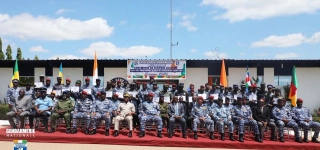 formation-34-officiers-stagiaires-du-8eme-ccug-recoivent-leurs-parchemins