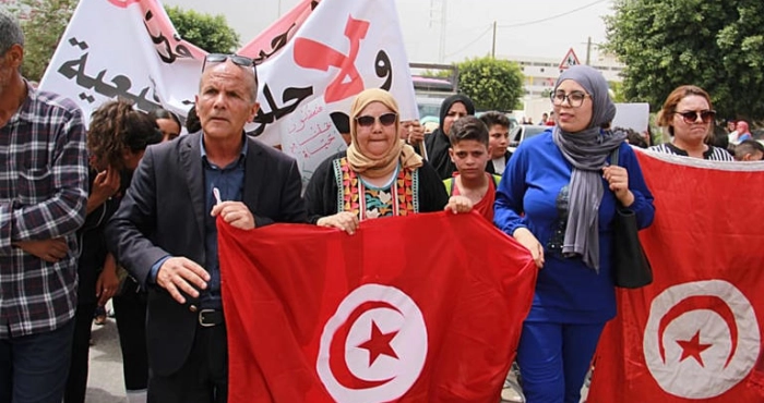 tunisie-des-manifestants-dans-la-rue-demandent-lexpulsion-des-migrants-sans-papiers