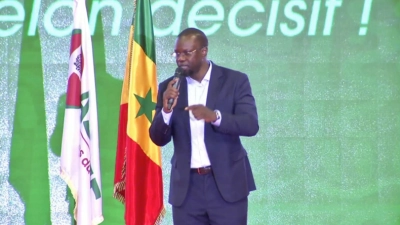 senegal-ousmane-sonko-reelu-a-la-tete-du-pastef-et-jure-de-proteger-sa-revolution