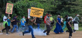 kenya-gaz-lacrymogenes-et-arrestations-des-manifestants-contre-un-projet-dans-le-parc-national-de-nairob