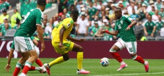 coupe-du-monde-2026-le-mexique-debute-en-beaute-face-a-lafrique-du-sud-2-0-avec-trois-expulsions-dans-la-rencontre