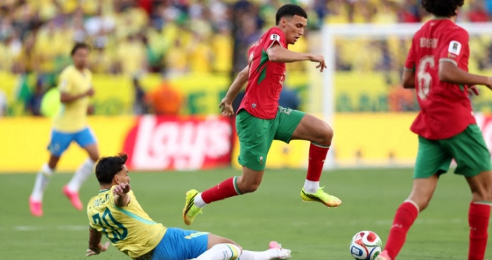 coupe-du-monde-le-maroc-est-garcon-accroche-le-bresil