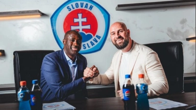 football-yaya-toure-nomme-entraineur-du-slovan-bratislava