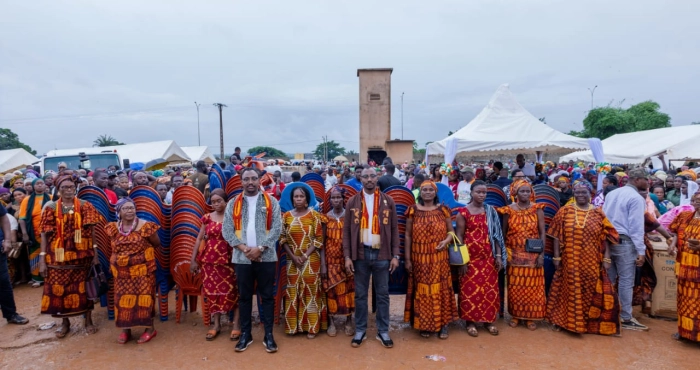 fete-des-meres-et-des-peres-a-divo-les-freres-diakite-redonnent-de-la-joie-a-des-milliers-de-familles
