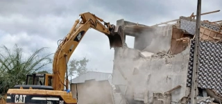 bangolo-destruction-dun-immeuble-en-etat-daffaissement
