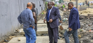 saison-des-pluies-cisse-bacongo-descend-a-gbatanikro-pour-assainir-les-caniveaux