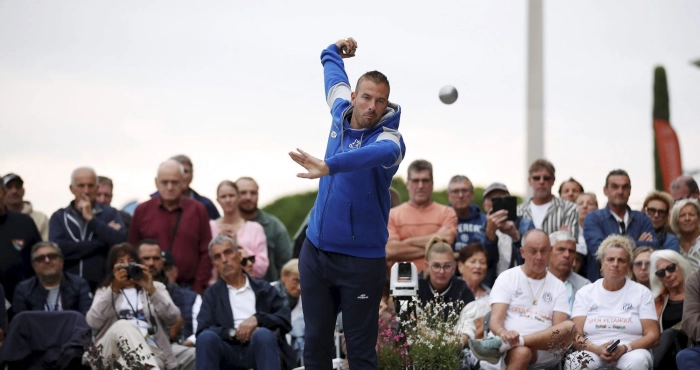 quatre-joueurs-de-lequipe-de-france-placees-en-garde-a-vue-pour-des-paris-truques
