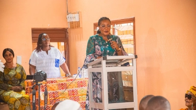 soubre-harlette-badou-celebre-la-fete-des-meres-avec-les-femmes-de-long-mousso-massa