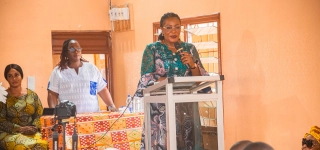 soubre-harlette-badou-celebre-la-fete-des-meres-avec-les-femmes-de-long-mousso-massa