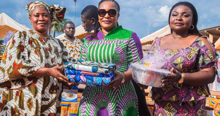 fete-des-meres-a-kotobi-harlette-badou-comble-les-femmes-de-cadeaux
