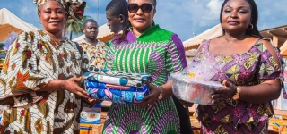 fete-des-meres-a-kotobi-harlette-badou-comble-les-femmes-de-cadeaux