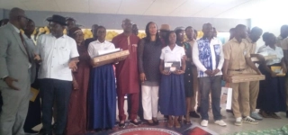 celebration-de-l-excellence-lamicale-des-anciens-caimans-2ac-lca-honore-140-eleves-du-classique