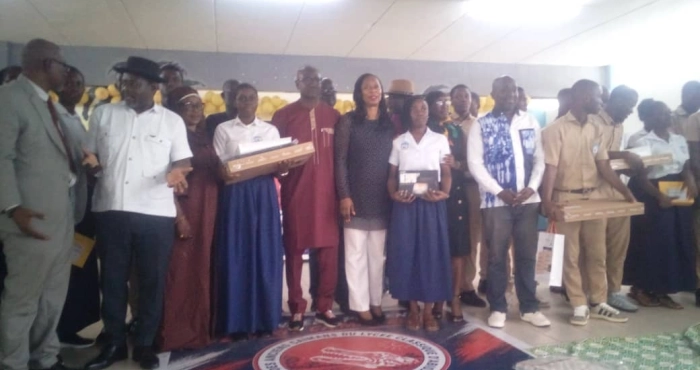 celebration-de-l-excellence-lamicale-des-anciens-caimans-2ac-lca-honore-140-eleves-du-classique