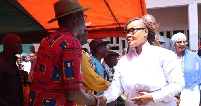 deguerpissement-a-koumassi-campement-voici-comment-la-ministre-myss-belmonde-dogo-a-etabli-le-contact-avec-alloui-brou-jacques
