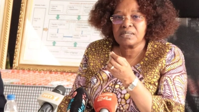 le-pr-meliane-ndhatz-ebagnitchie-epse-sanogo-dg-de-linfas-assure-le-concours-de-linfas-est-entierement-securise